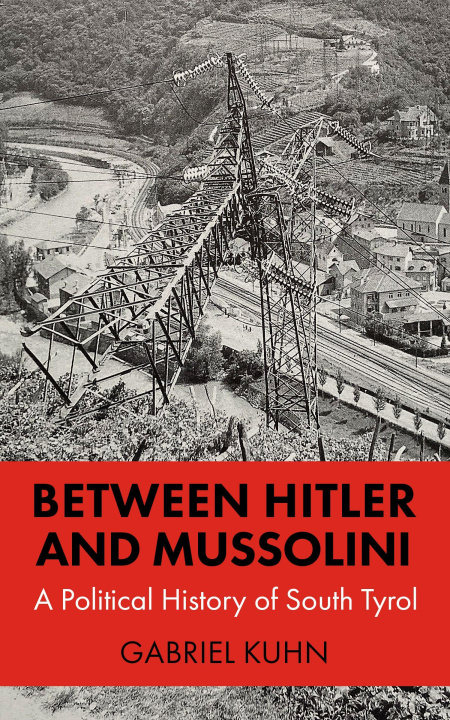 Kniha Between Hitler and Mussolini 