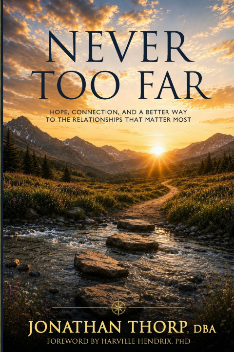 Livro Never Too Far Jonathan Thorp