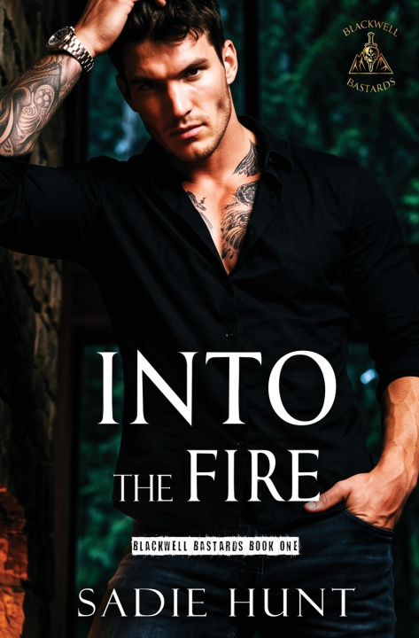 Книга Into the Fire Sadie Hunt